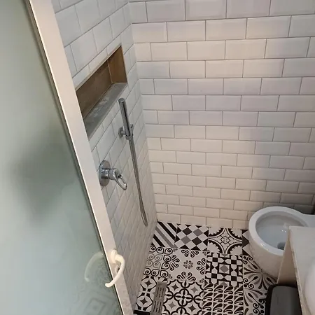 Apartament Lovely 1 Bedroom Near Eye Of Tirana